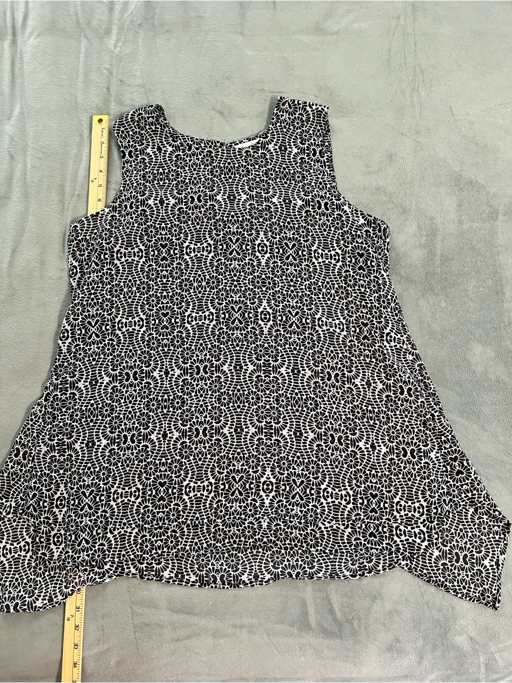 Fever Black and White Patterned Sleeveless Women’s Top